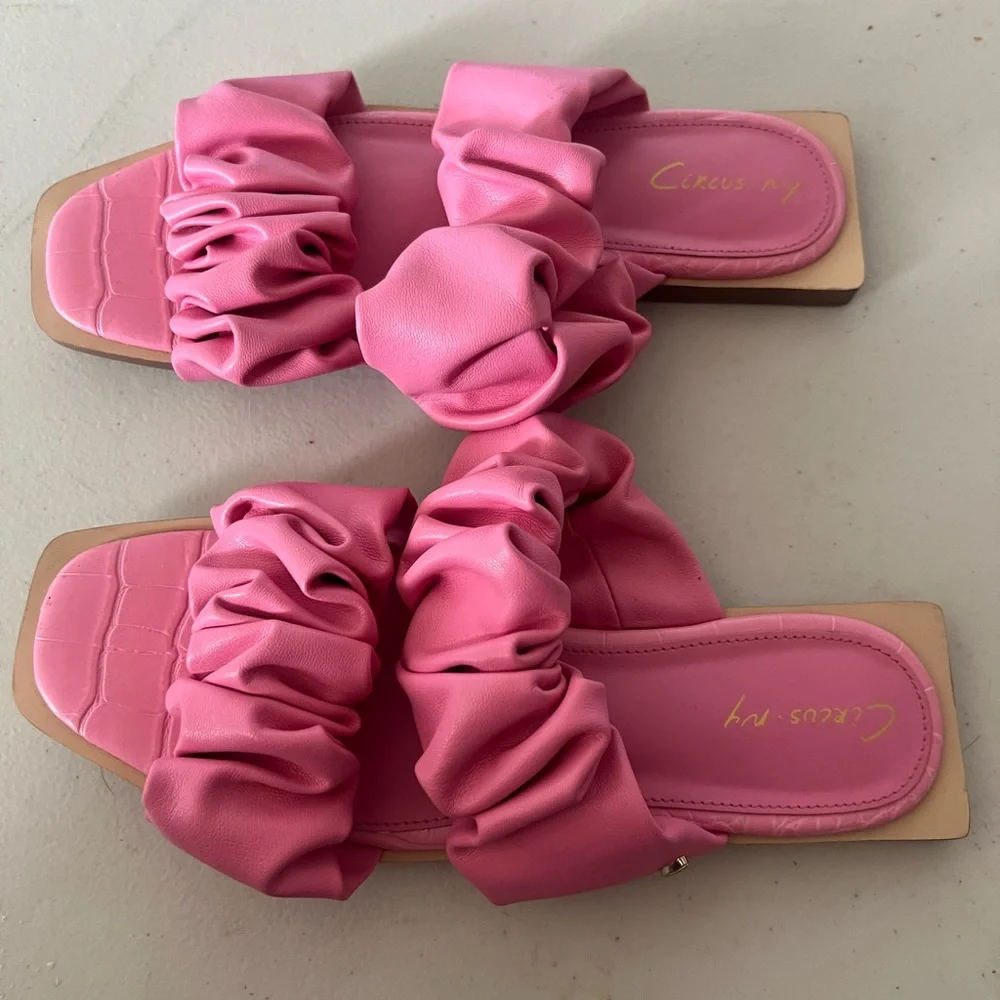 Circus by Sam Edelman Pink Ruffle Sandals - Picture 4 of 9